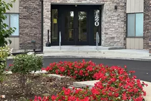 120 Lakeview Dr, Bloomingdale, IL 60108 - Photo 2