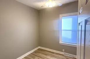 756 Walnut St, Elgin, IL 60123 - Photo 10