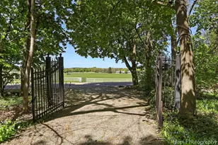 23 W County Line Rd, Barrington Hills, IL 60010 - Photo 4