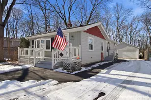 42224 N Lakeview Dr, Antioch, IL 60002 - Photo 1