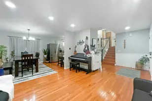 5401 W Winding Creek Dr, McHenry, IL 60050 - Photo 8