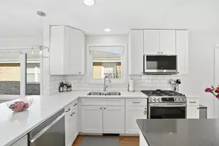 1201 S Knight Ave, Park Ridge, IL 60068 - Photo 6