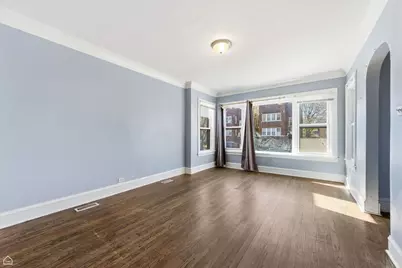 8111 S Manistee Avenue, Chicago, IL 60617 - Photo 4
