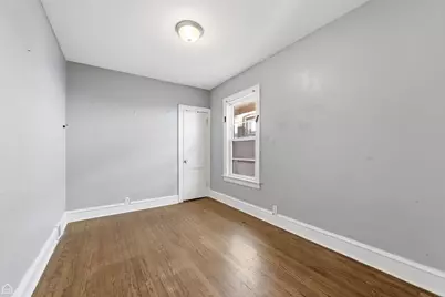 8111 S Manistee Avenue, Chicago, IL 60617 - Photo 8