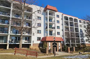 475 Plum Creek Dr, Wheeling, IL 60090 - Photo 2