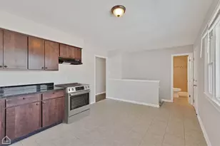 15666 Woodlawn E Ave, South Holland, IL 60473 - Photo 4