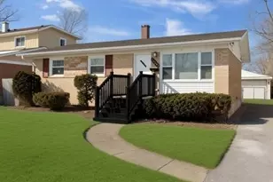 15666 Woodlawn E Ave, South Holland, IL 60473 - Photo 1