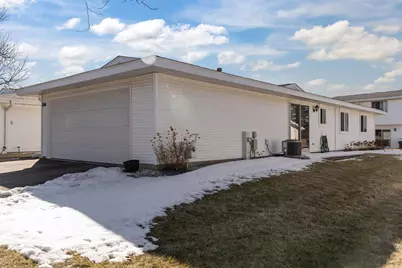 1066 Mohegan Lane, Schaumburg, IL 60193 - Photo 10