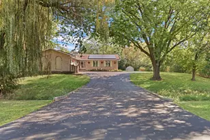 43411 N Lynn Dale Dr, Zion, IL 60099 - Photo 2