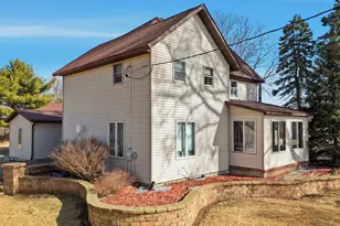 382 Keigwin Rd, Walnut, IL 61376 - Photo 2