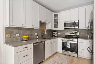 [Address not provided], Chicago, IL 60654 - Photo 8