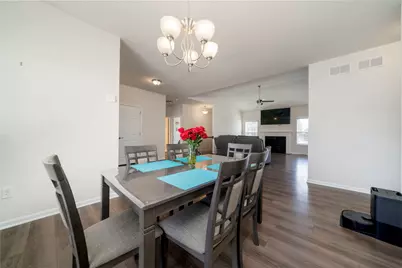 429 E Dekalb Drive, Maple Park, IL 60151 - Photo 8