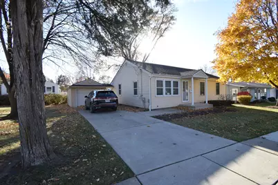 477 W Spring Street, South Elgin, IL 60177 - Photo 2