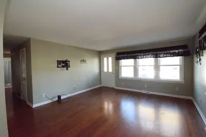 477 W Spring Street, South Elgin, IL 60177 - Photo 4