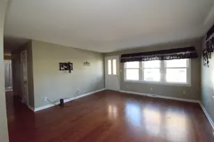 477 W Spring St, South Elgin, IL 60177 - Photo 4