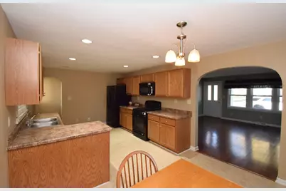477 W Spring Street, South Elgin, IL 60177 - Photo 6