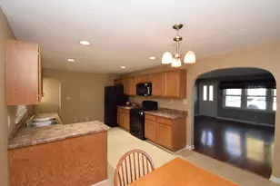 477 W Spring St, South Elgin, IL 60177 - Photo 6