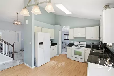 389 E Cherry Cove Lane, Round Lake Beach, IL 60073 - Photo 12