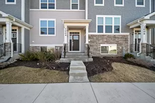 1004 Atterberg Rd, South Elgin, IL 60177 - Photo 2