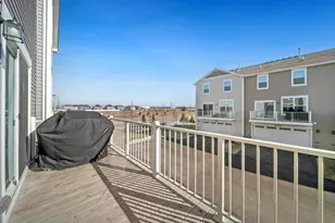 1004 Atterberg Rd, South Elgin, IL 60177 - Photo 8