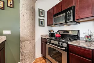 1151 W 14th Pl, Chicago, IL 60608 - Photo 6