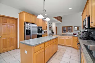 321 Royal Oak Dr, Steger, IL 60475 - Photo 8