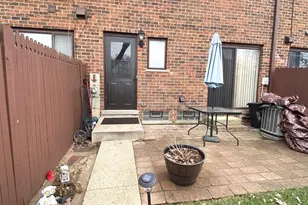 18W268 Standish Ln, Villa Park, IL 60181 - Photo 24