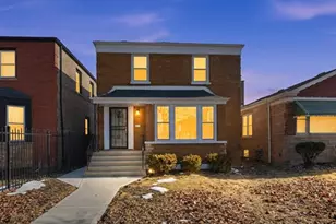 9527 S Woodlawn Ave, Chicago, IL 60628 - Photo 2