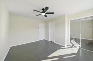 9527 S Woodlawn Ave, Chicago, IL 60628 - Photo 14