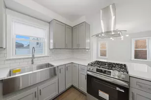 9527 S Woodlawn Ave, Chicago, IL 60628 - Photo 12