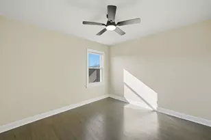 9527 S Woodlawn Ave, Chicago, IL 60628 - Photo 20