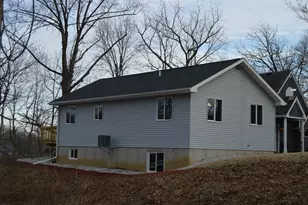 32 Magnolia Dr, Putnam, IL 61560 - Photo 2