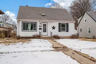 1908 Melrose St, Rockford, IL 61103 - Photo 2