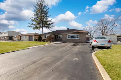 7712 S Oketo Avenue, Bridgeview, IL 60455 - Photo 2