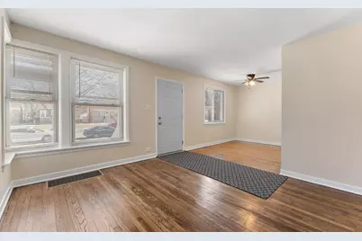 11342 S Avenue G, Chicago, IL 60617 - Photo 4