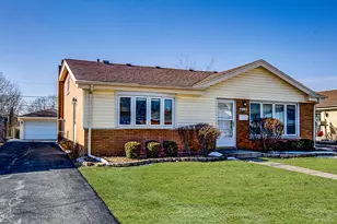 10228 S Kenneth Ave, Oak Lawn, IL 60453 - Photo 1