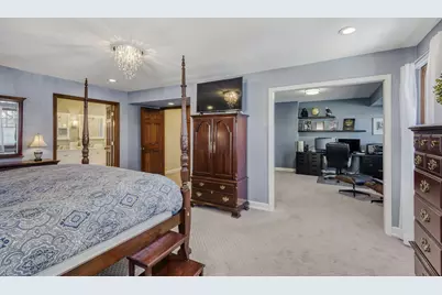 3881 Bordeaux Drive, Hoffman Estates, IL 60192 - Photo 22