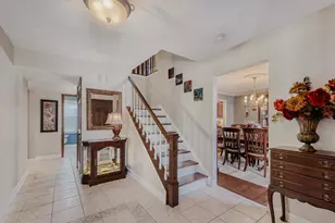 3881 Bordeaux Dr, Hoffman Estates, IL 60192 - Photo 2