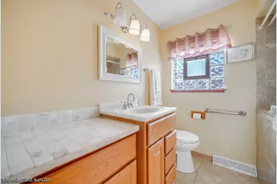 8121 McVicker Avenue, Burbank, IL 60459 - Photo 12