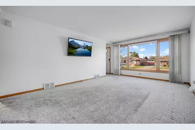 8121 McVicker Avenue, Burbank, IL 60459 - Photo 4