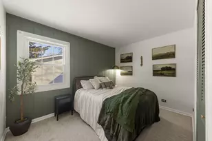 35 Cloverdale Ln, Schaumburg, IL 60194 - Photo 18