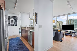 1570 Elmwood Ave, Evanston, IL 60201 - Photo 4