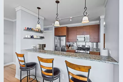 1570 Elmwood Avenue #1111, Evanston, IL 60201 - Photo 8