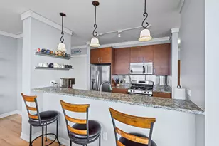 1570 Elmwood Ave, Evanston, IL 60201 - Photo 8