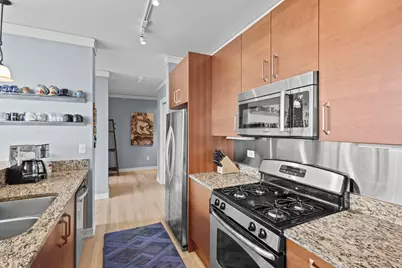 1570 Elmwood Avenue #1111, Evanston, IL 60201 - Photo 10