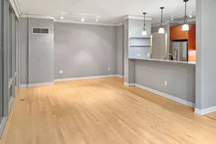 1570 Elmwood Ave, Evanston, IL 60201 - Photo 12