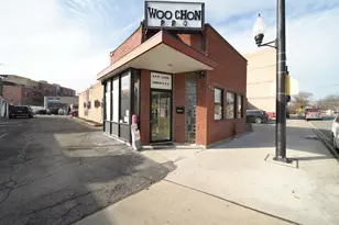 5737 N Lincoln Ave, Chicago, IL 60659 - Photo 10