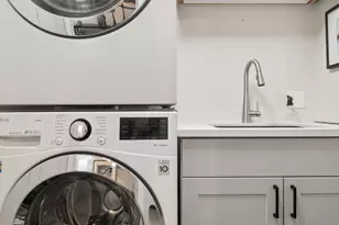 161 E Chicago Ave, Chicago, IL 60611 - Photo 16