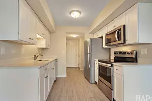 642 Whalom Ln, Schaumburg, IL 60173 - Photo 8