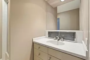 901 S Burton Pl, Arlington Heights, IL 60005 - Photo 38